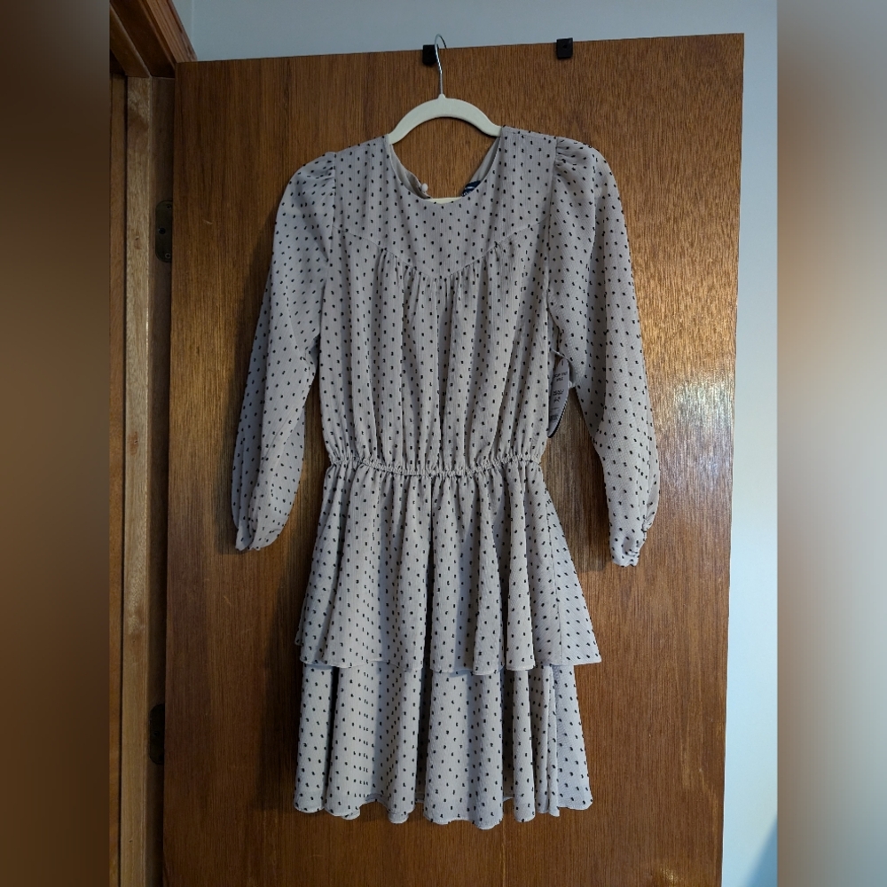 Scoop tiered brown dress in size x-small